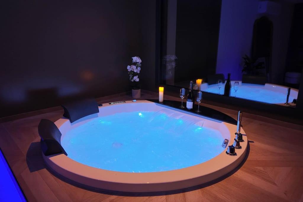 Les Suites Du Payre - Suite Passion Talmont-Saint-Hilaire Экстерьер фото