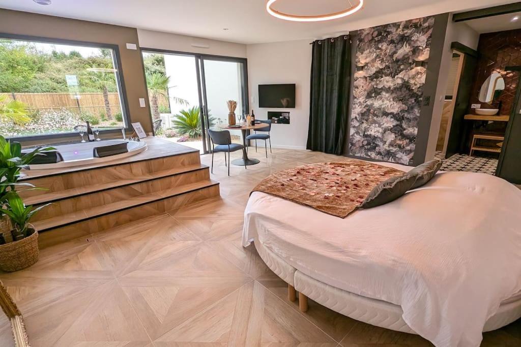 Les Suites Du Payre - Suite Passion Talmont-Saint-Hilaire Экстерьер фото